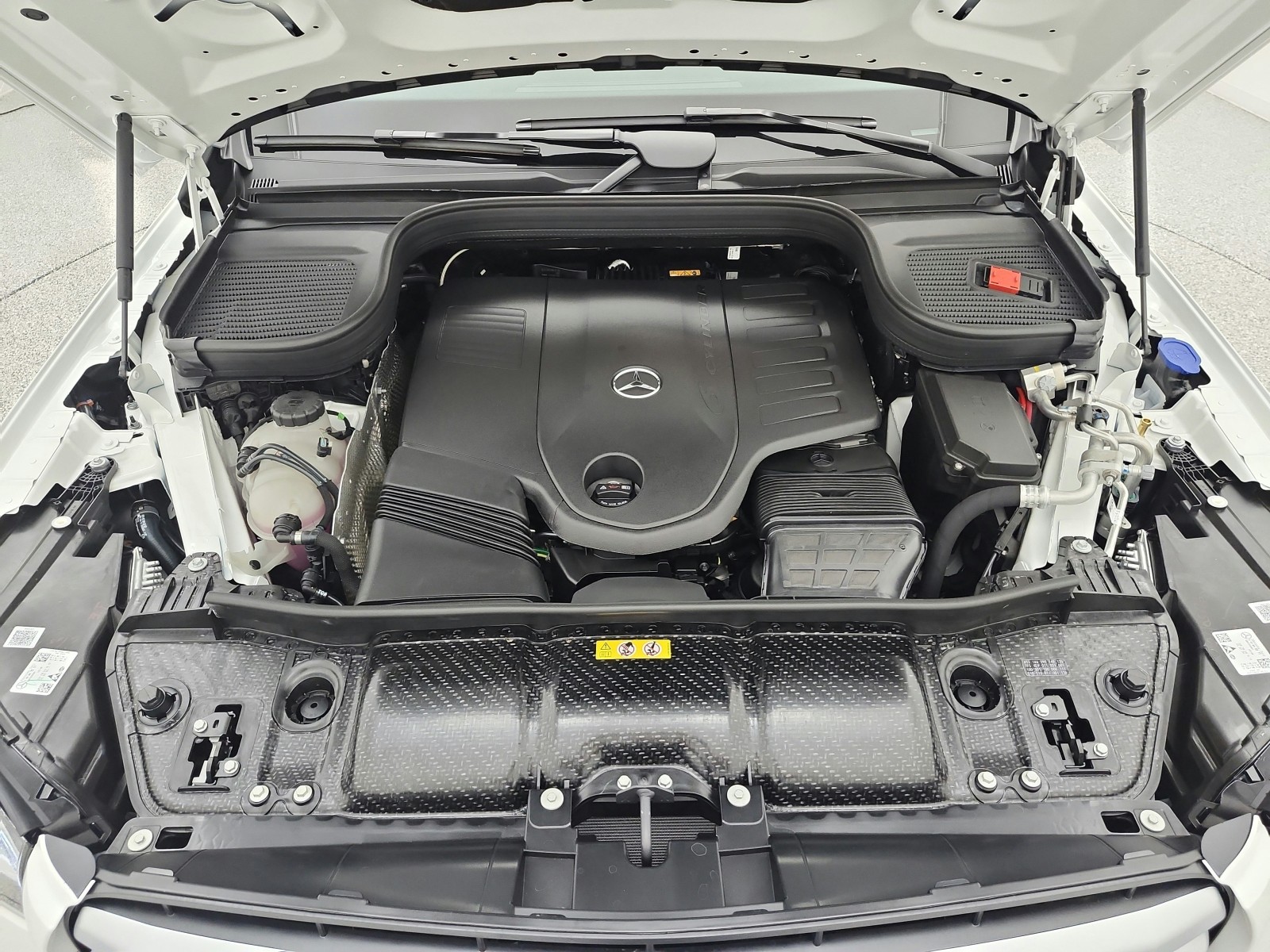 New 2026 Polar White Mercedes-Benz GLS 450 4MATIC® SUV image 12