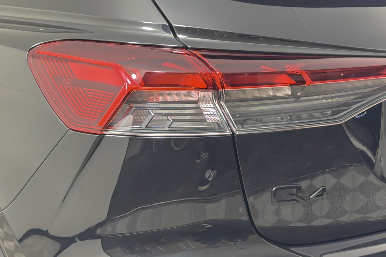 Used 2023 Mythos Black Metallic Audi Premium Plus 50 quattro image 27