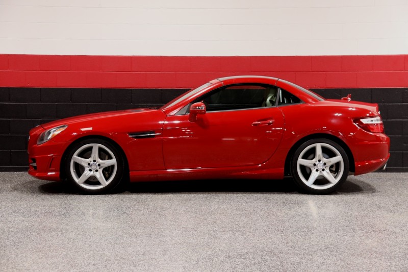 2012 Mercedes-Benz SLK 350 AMG Sport 2dr Roadster in , 