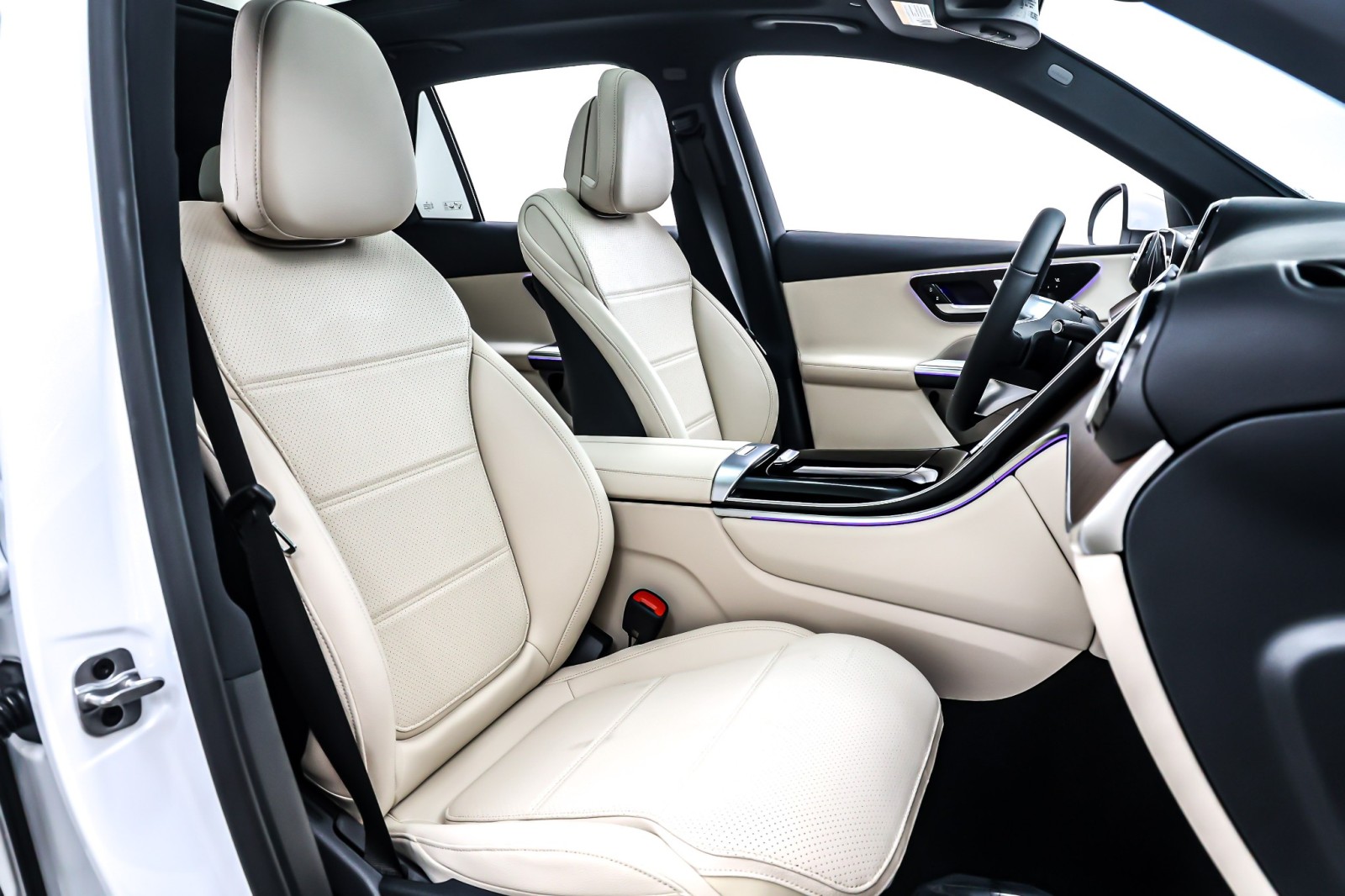 New 2026 Polar White Mercedes-Benz GLC 300 SUV image 7