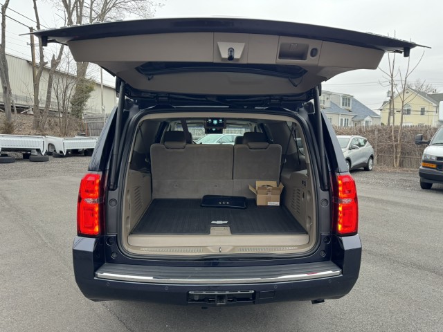 2019 Chevrolet Suburban Premier with Center Row Buckets 22