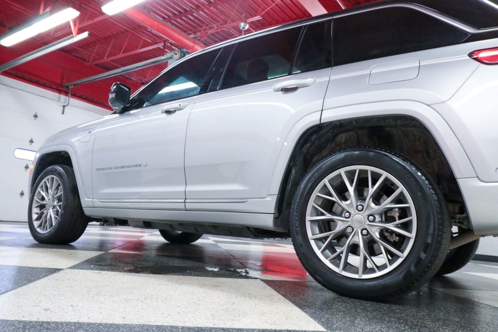 Used Car 2022 Jeep Grand Cherokee 4xe  Summit For Sale Under $40,000 In Austin, Texas