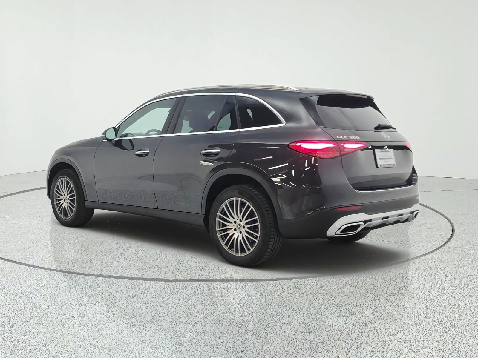 New 2027 Graphite Grey Metallic Mercedes-Benz GLC 300 SUV image 7