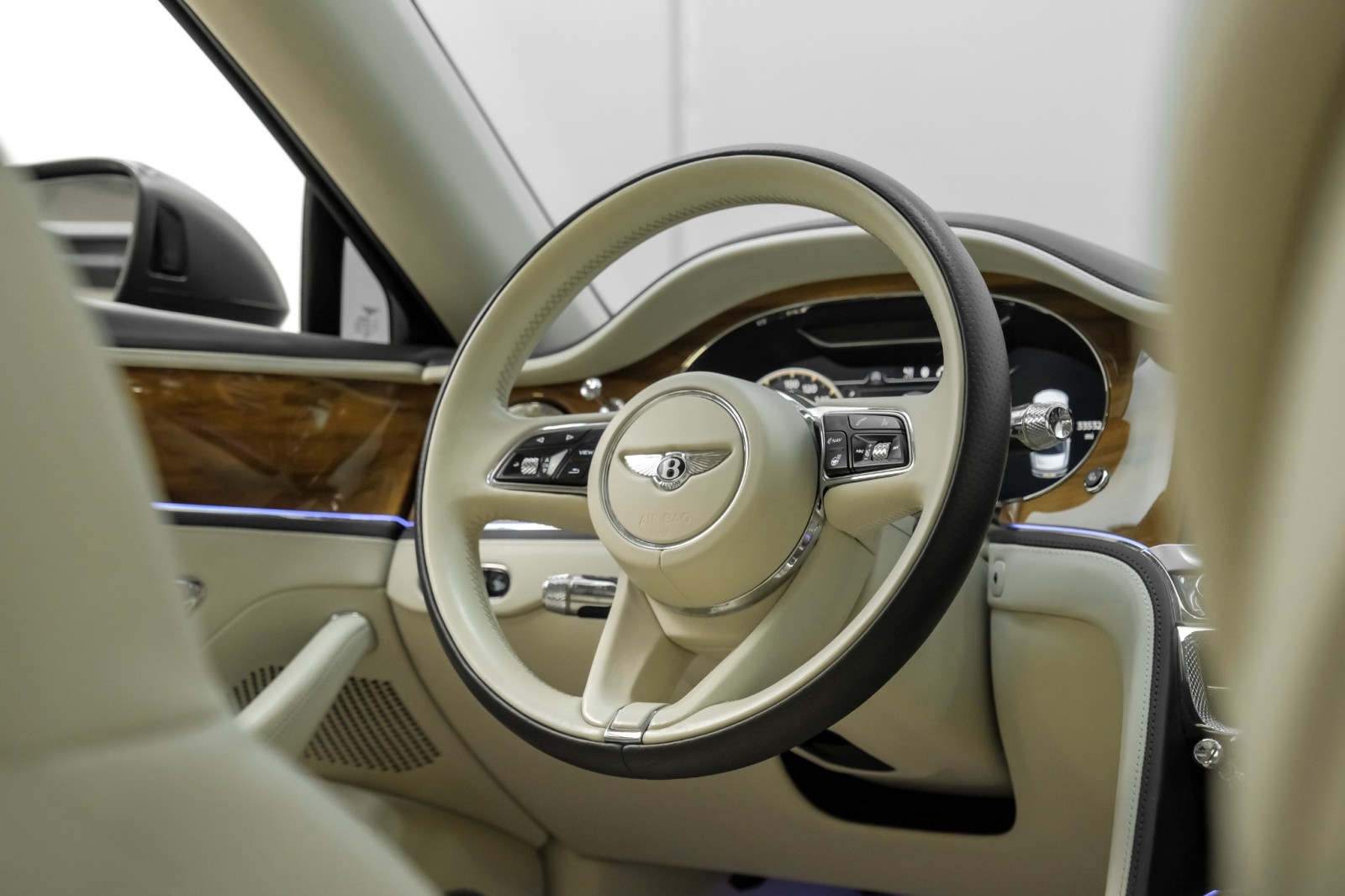 2021 Bentley Flying Spur W12 FirstEdition MullinerSpec TouringSpec ComfortSpec PanoRoof 17