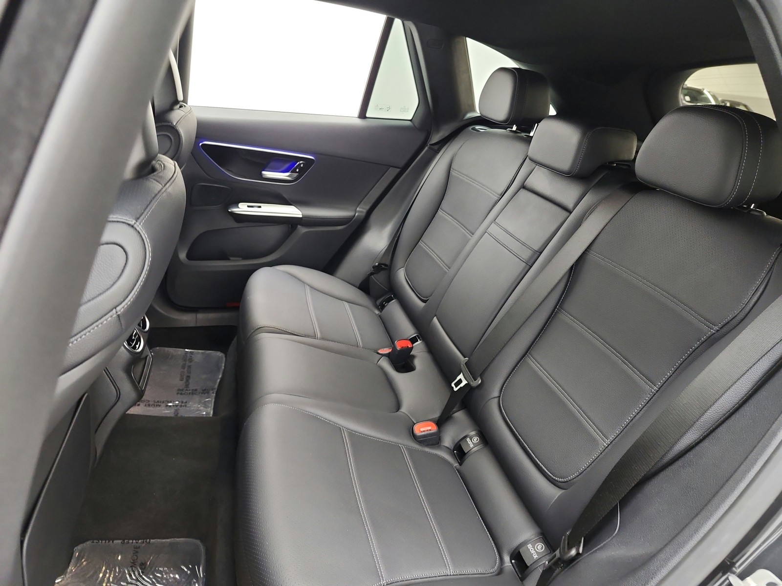 Certified Used 2026 Graphite Grey Metallic Mercedes-Benz GLC 300 SUV image 15