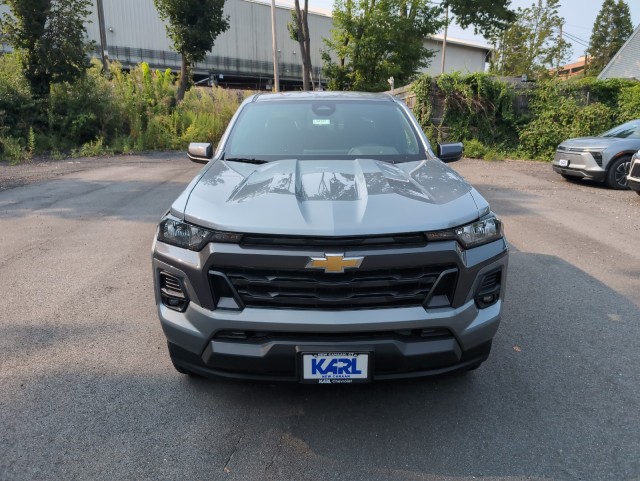 2024 Chevrolet Colorado 4WD LT 2