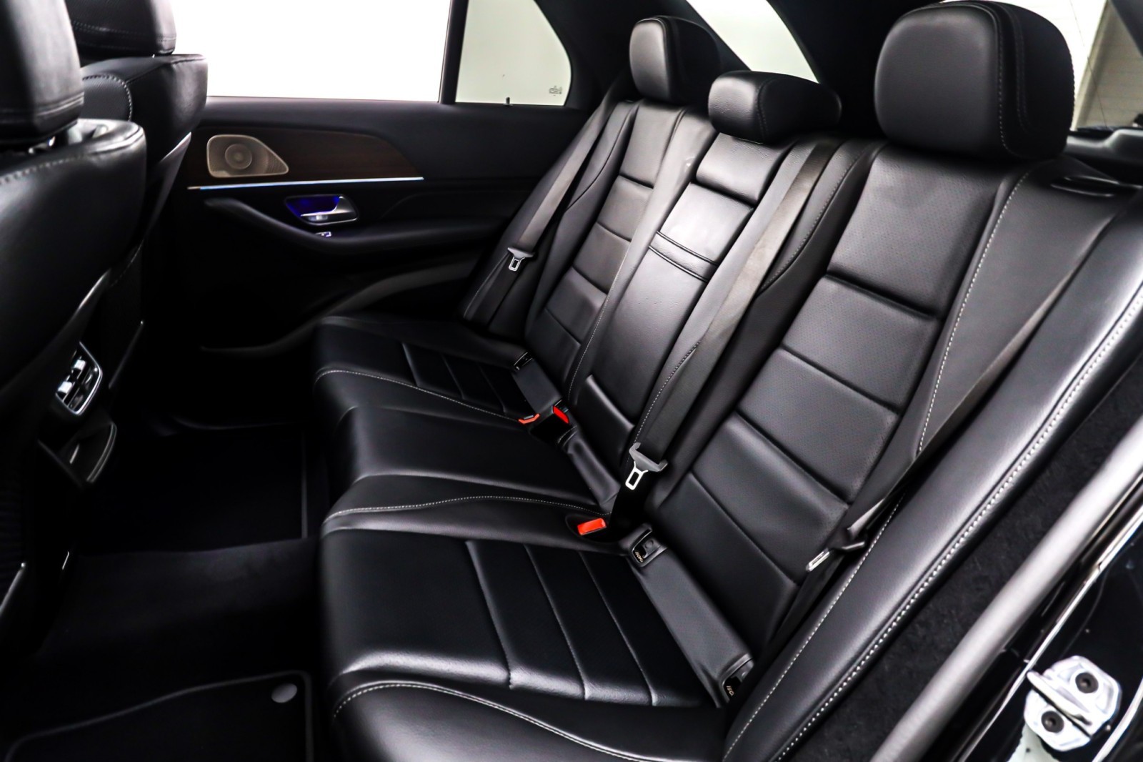 New 2026 Obsidian Black Metallic Mercedes-Benz GLE 350 4MATIC® SUV image 8