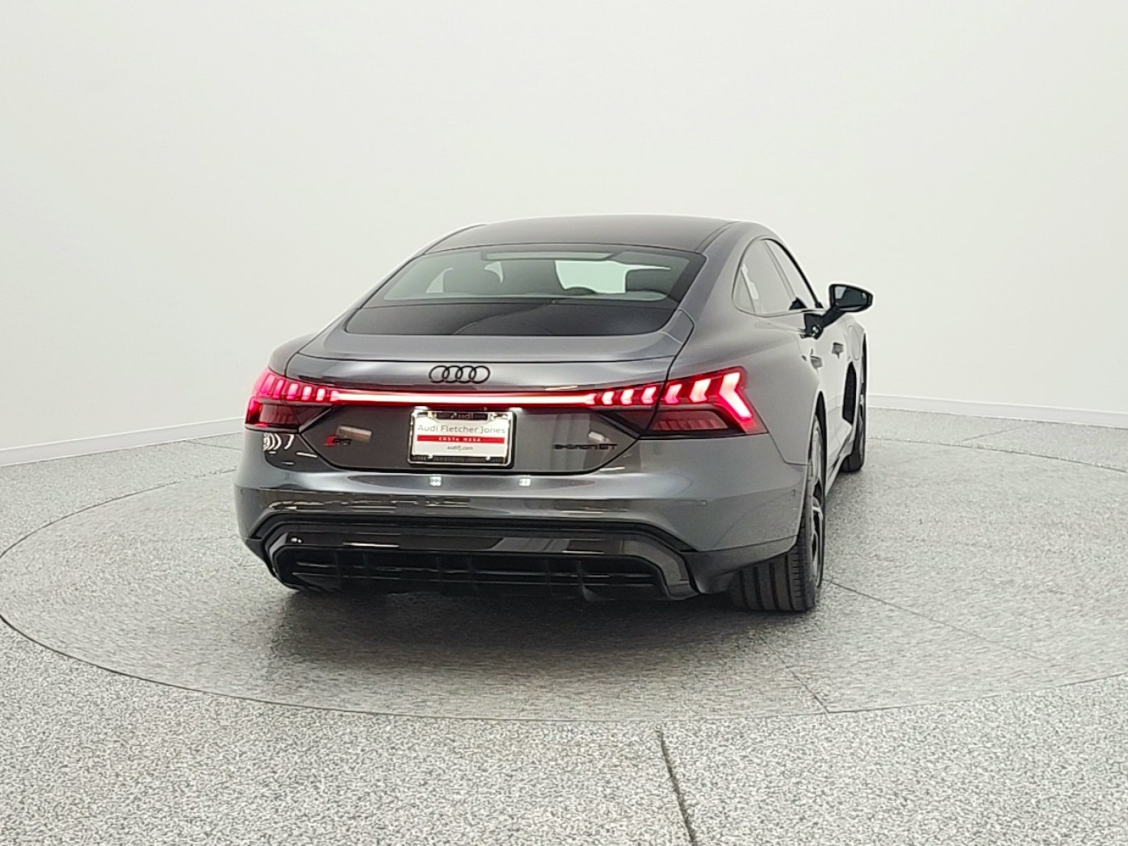 Used 2024 Daytona Gray Pearl Effect Audi quattro image 6