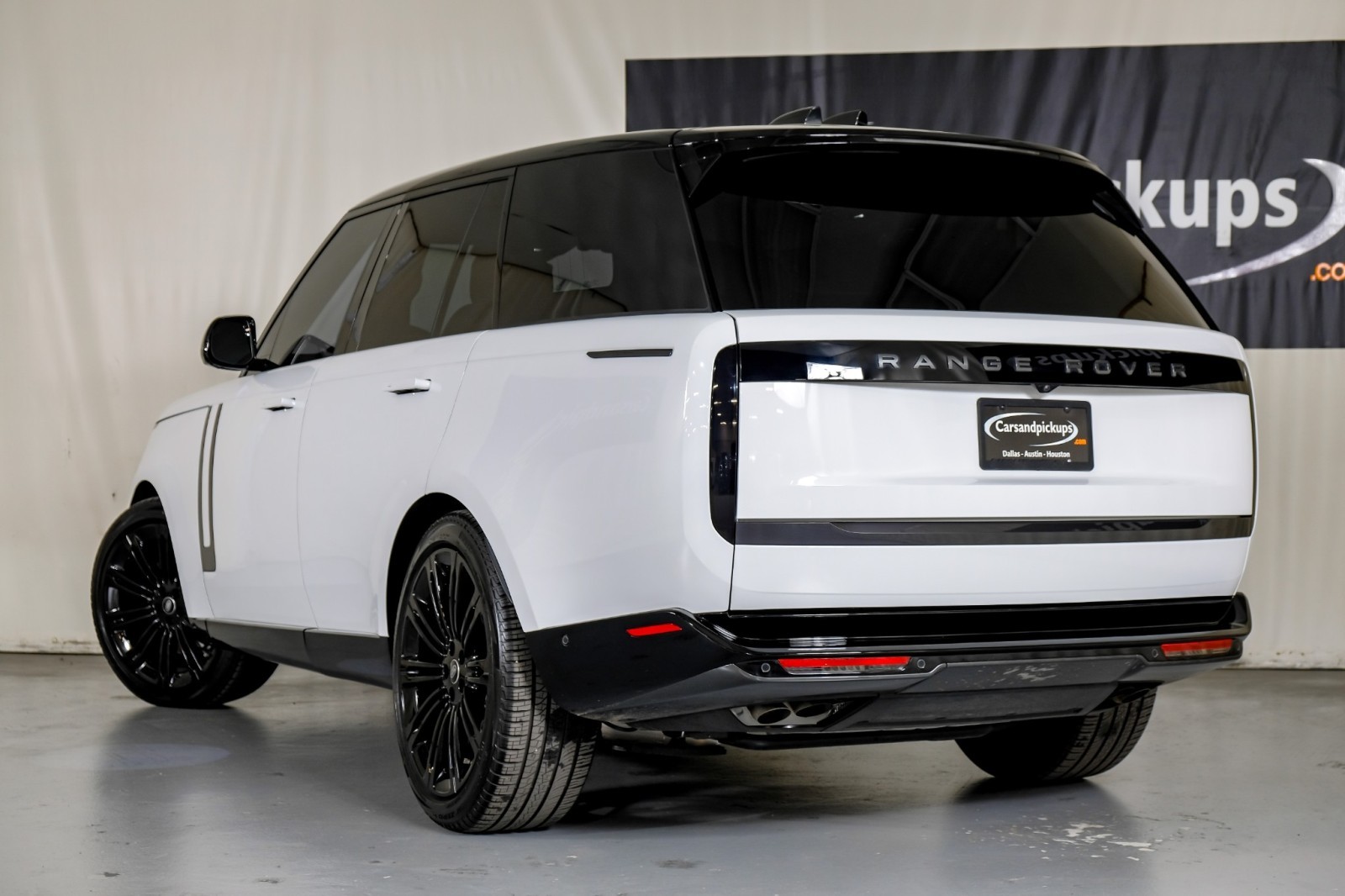 2024 Land Rover Range Rover SE 10