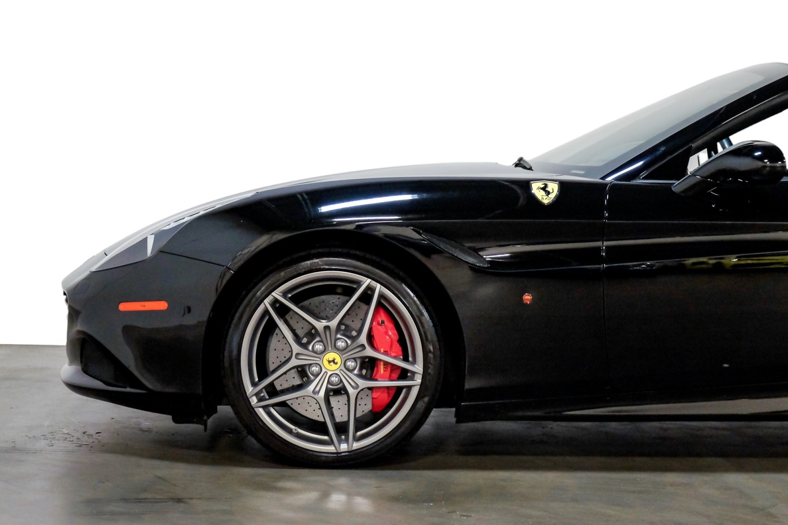 2015 Ferrari California T Convertible MagneRide HiFiSound Shields 20Forged 16
