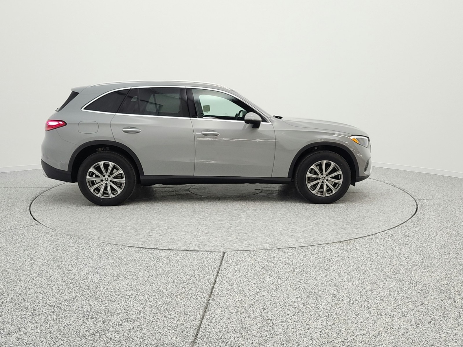 New 2026 MANUFAKTUR Alpine Grey Mercedes-Benz GLC 300 image 4