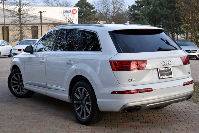 2017 Audi Q7 Premium Plus Navi Leather Pano Roof 3RD Row 20 Wheels Lane Assist Blind Spot MSRP $64,590 9