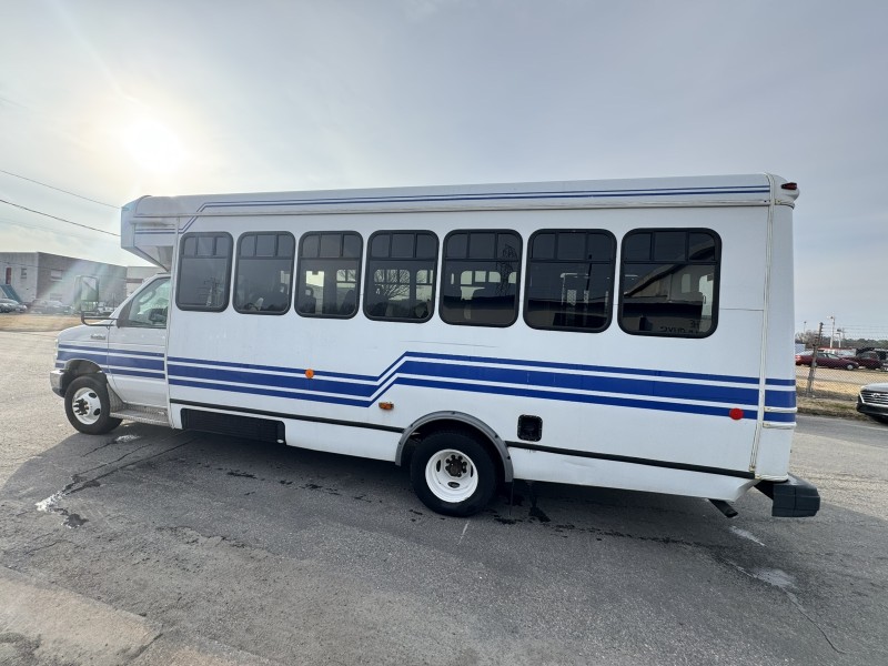 2015 Ford E-450 Wheelchair Lift & Passenger Bus in , 