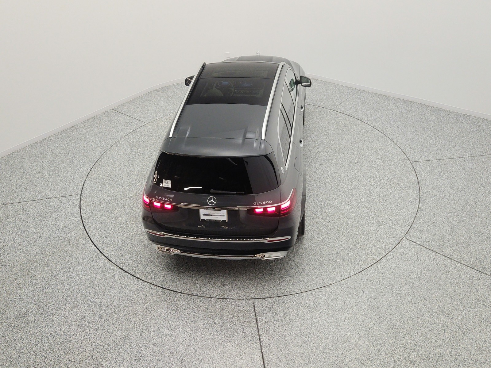 New 2026 MANUFAKTUR Signature Silicon Grey Mercedes-Benz Maybach GLS 600 4MATIC® SUV image 14