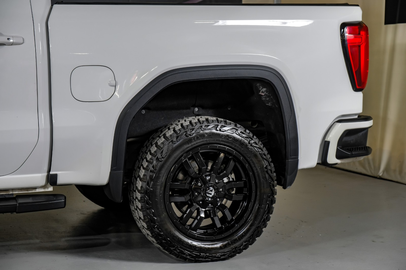 2019 GMC Sierra 1500 AT4 13