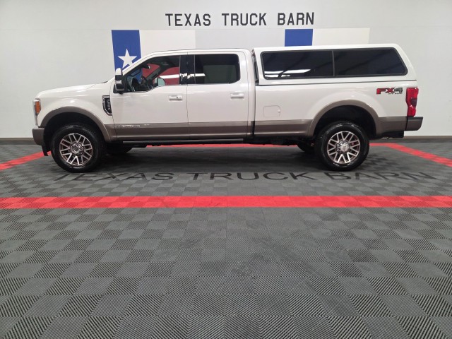 White Platinum Metallic Tri-Coat 2018 Ford F-350 Super Duty Pickup Truck Four-Wheel Drive Automatic