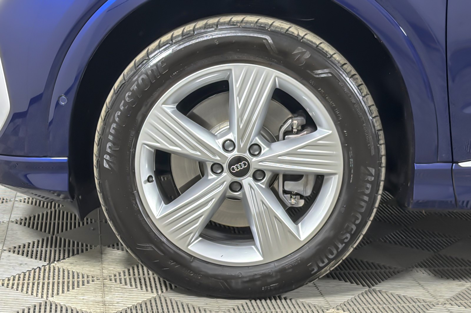 Used 2024 Navarra Blue Metallic Audi Premium Plus 50 quattro image 26