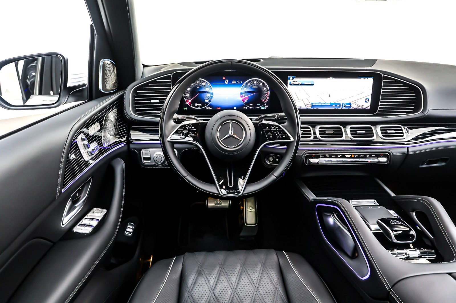 New 2026 MANUFAKTUR Moonlight White Metallic Mercedes-Benz Maybach GLS 600 image 4