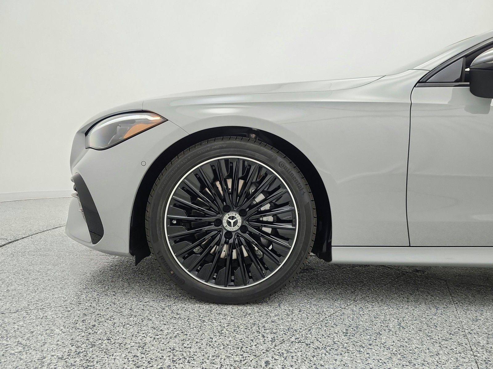 New 2027 MANUFAKTUR Alpine Grey Metallic Mercedes-Benz CLE 300 4MATIC® Coupe image 12