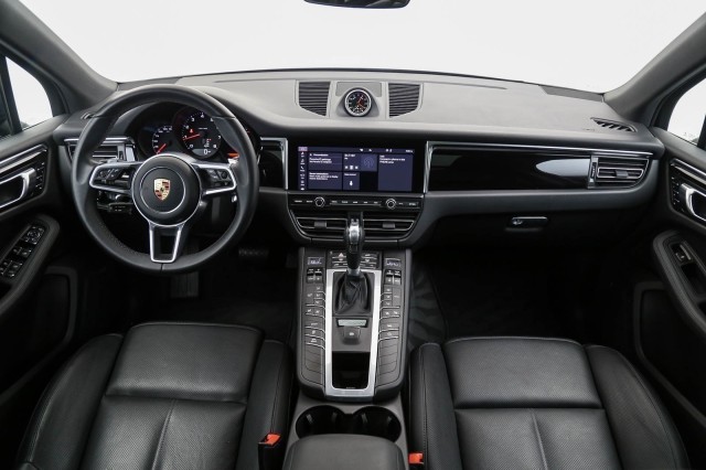 2021 Porsche Macan  15