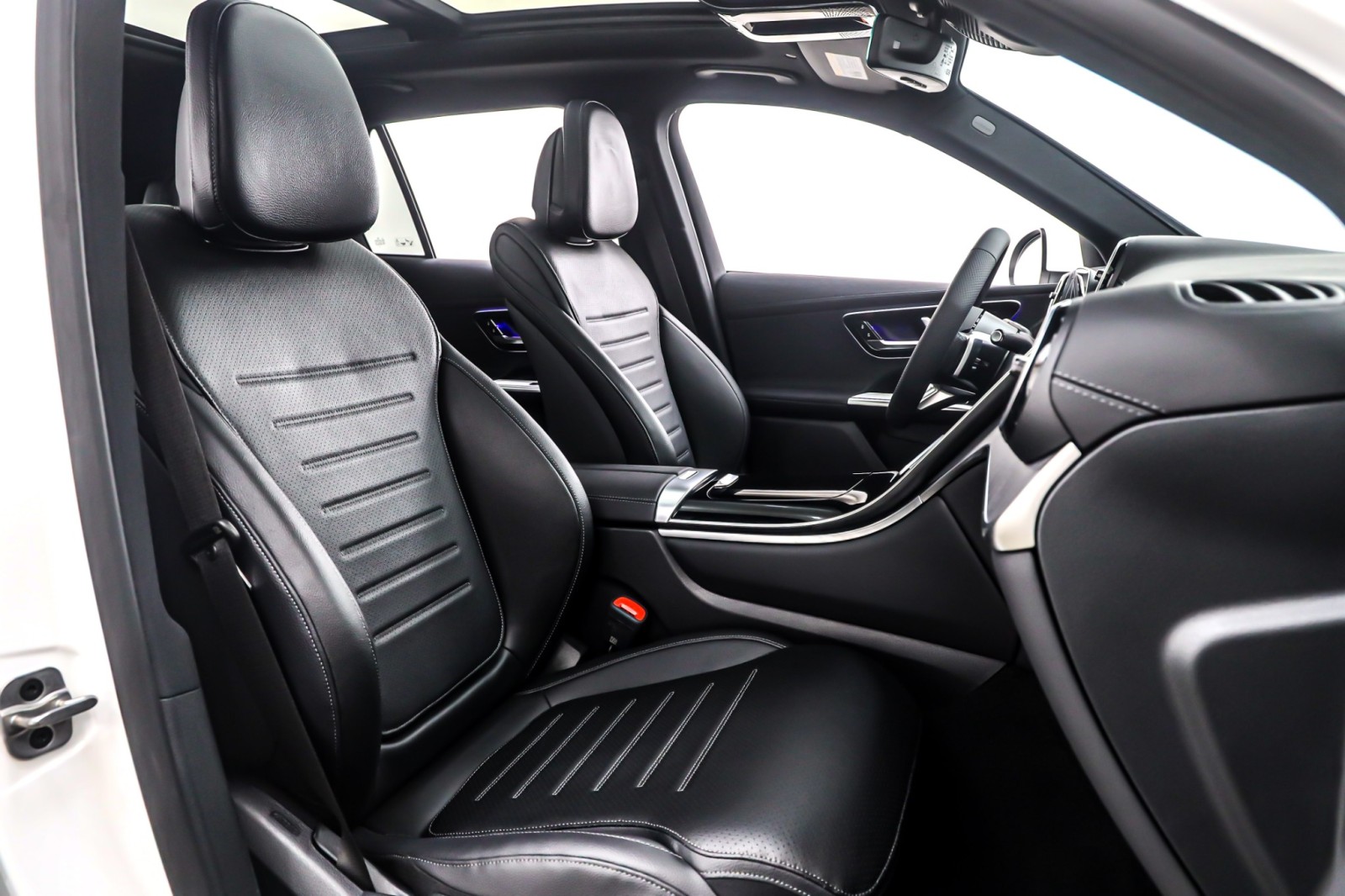 New 2026 Polar White Mercedes-Benz GLC 300 image 7