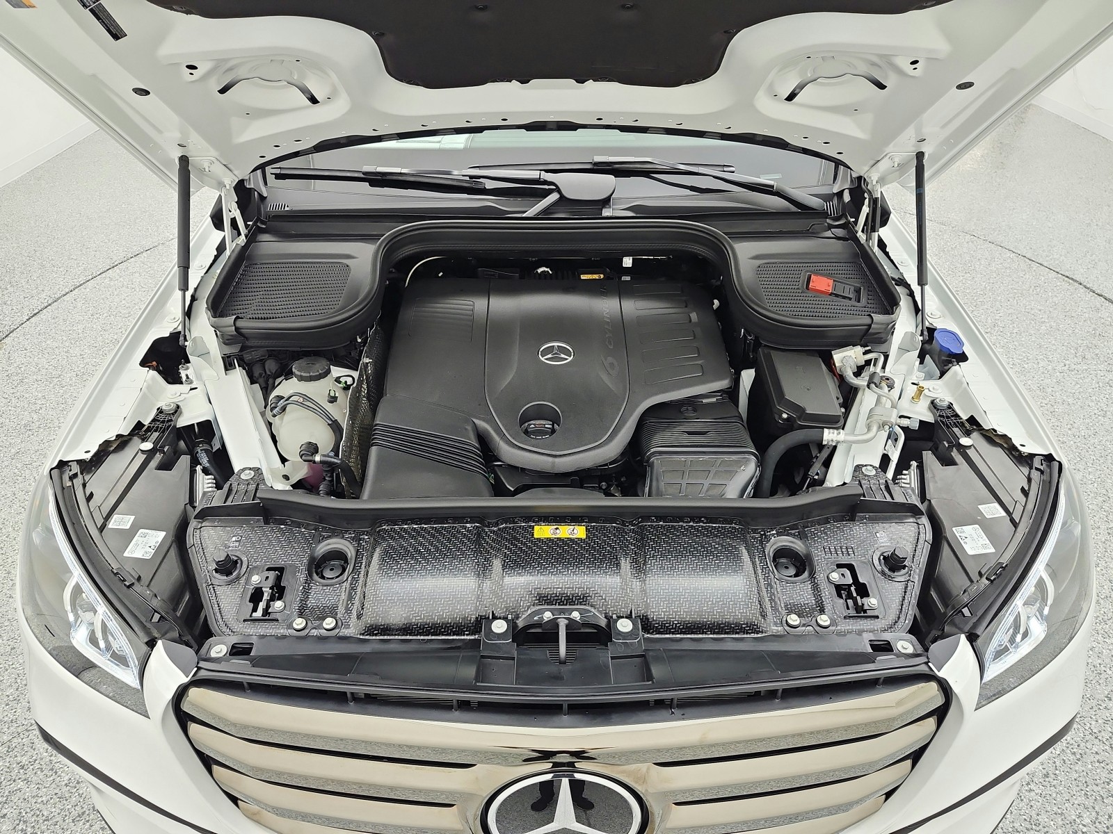 New 2026 Polar White Mercedes-Benz GLS 450 image 12