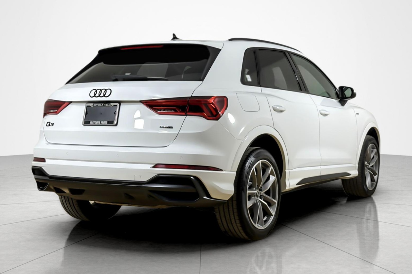 Used 2022 Ibis White Audi S line Premium 45 TFSI quattro image 5