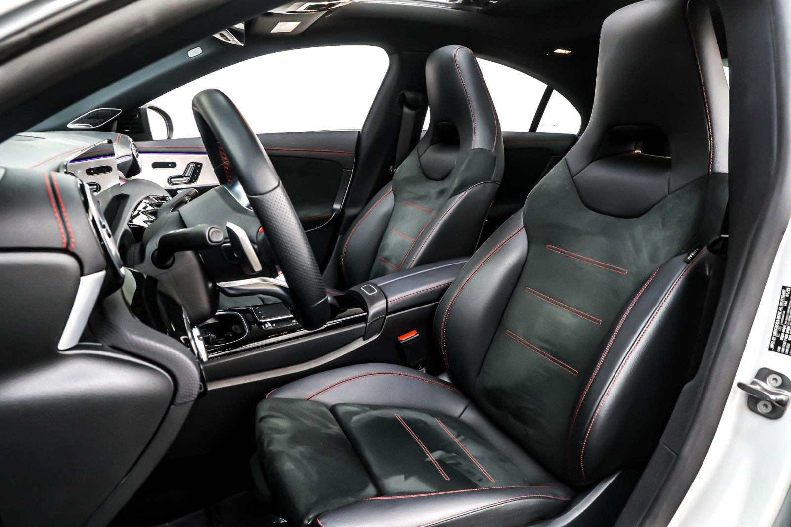 Used 2023 Digital White Metallic Mercedes-Benz CLA 250 Coupe image 17