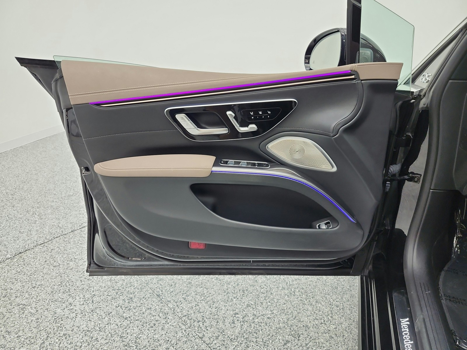 Used 2023 Obsidian Black Metallic Mercedes-Benz EQS 450 4MATIC® Sedan image 13