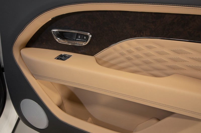 2024 Bentley Bentayga EWB Bentayga EWB Azure ($281,000 MSRP) *1-OWNER* in , 