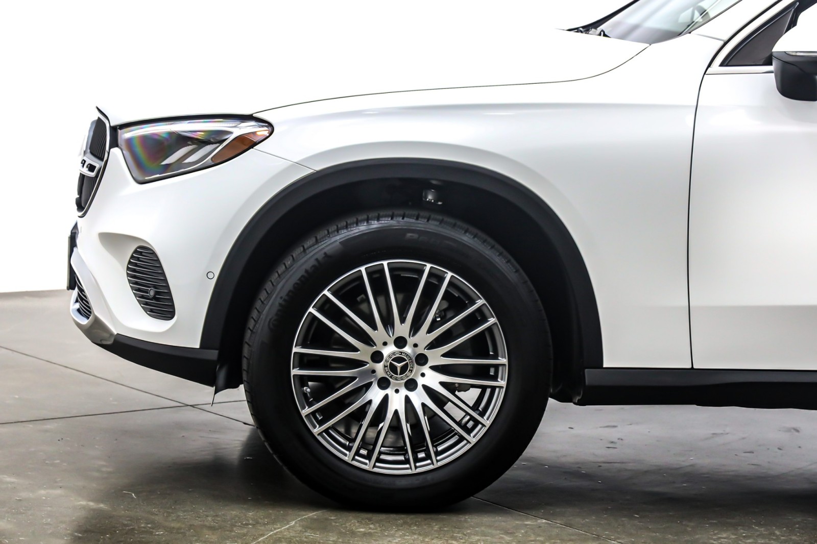 Used 2025 Polar White Mercedes-Benz GLC 300 SUV image 11