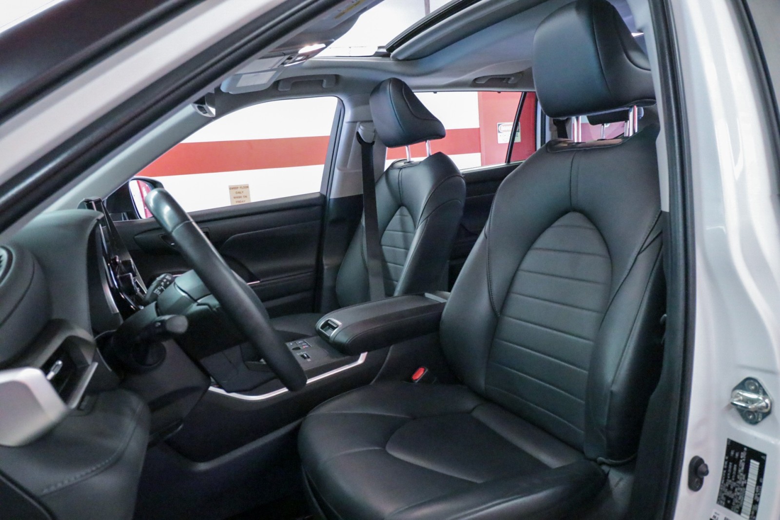 Used Car 2023 Toyota Highlander  Xle For Sale Under $40,000 In Austin, Texas