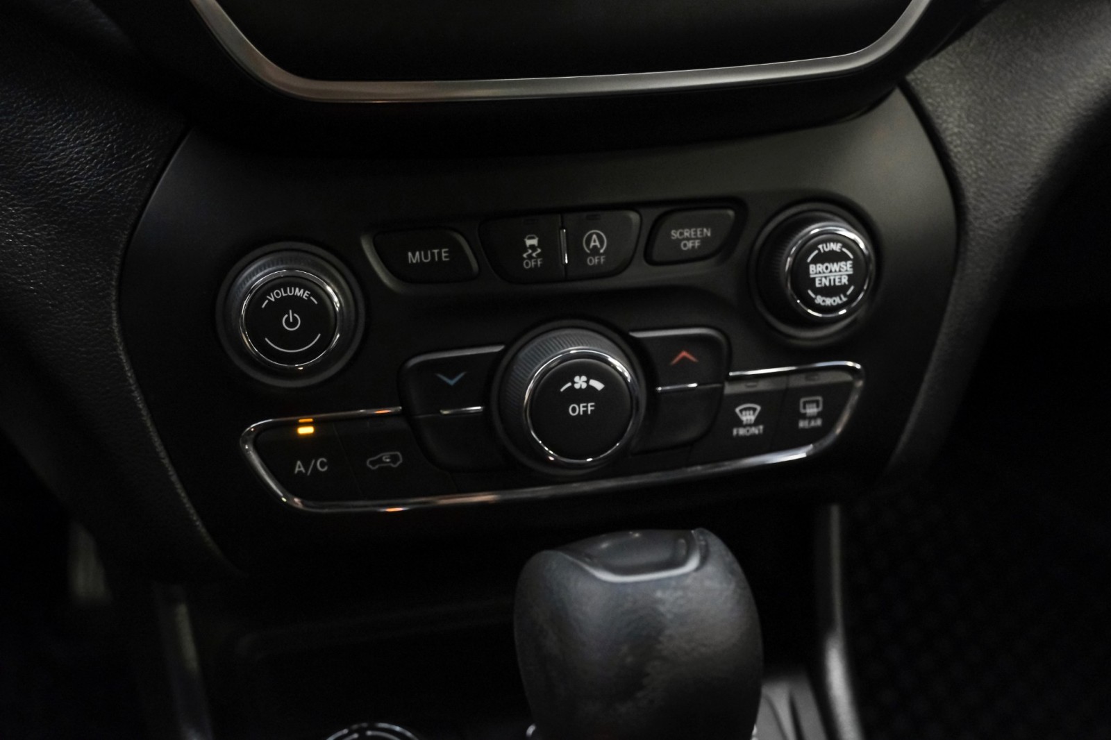 2020 Jeep Cherokee Latitude 4x4 SafetyTecPkg CldWthrPkg SatRadio 31