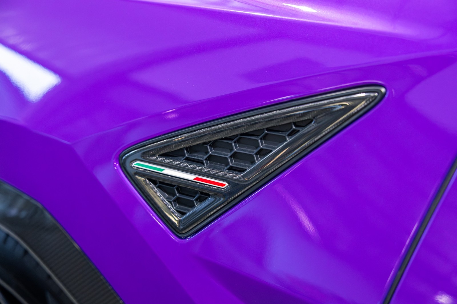 Used Car 2024 Lamborghini Urus  Performante - $336,363 Msrp - $13k Viola Pasifae - Full Exterior Carbon Fiber For Sale Under $320,000 In Boerne, Texas