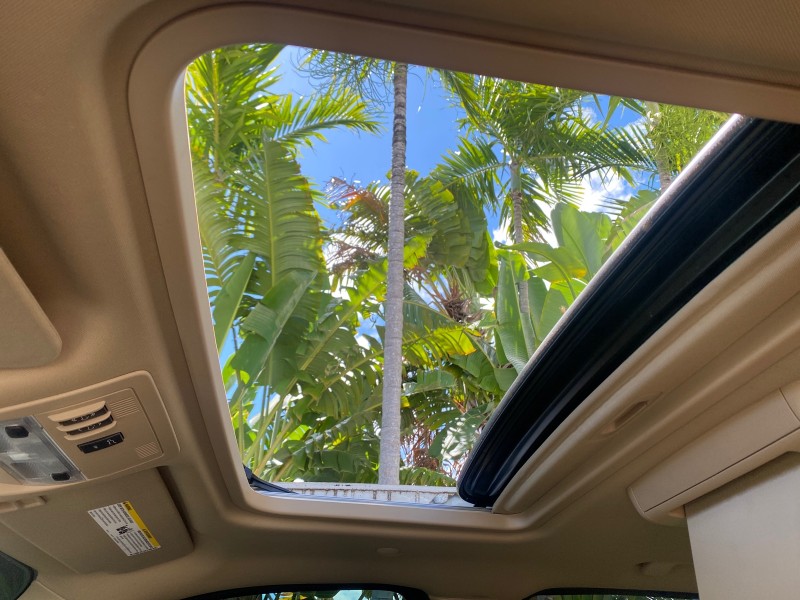 2013 Cadillac Escalade Luxury 1 OWNER LOW MILES 70,251 in ,