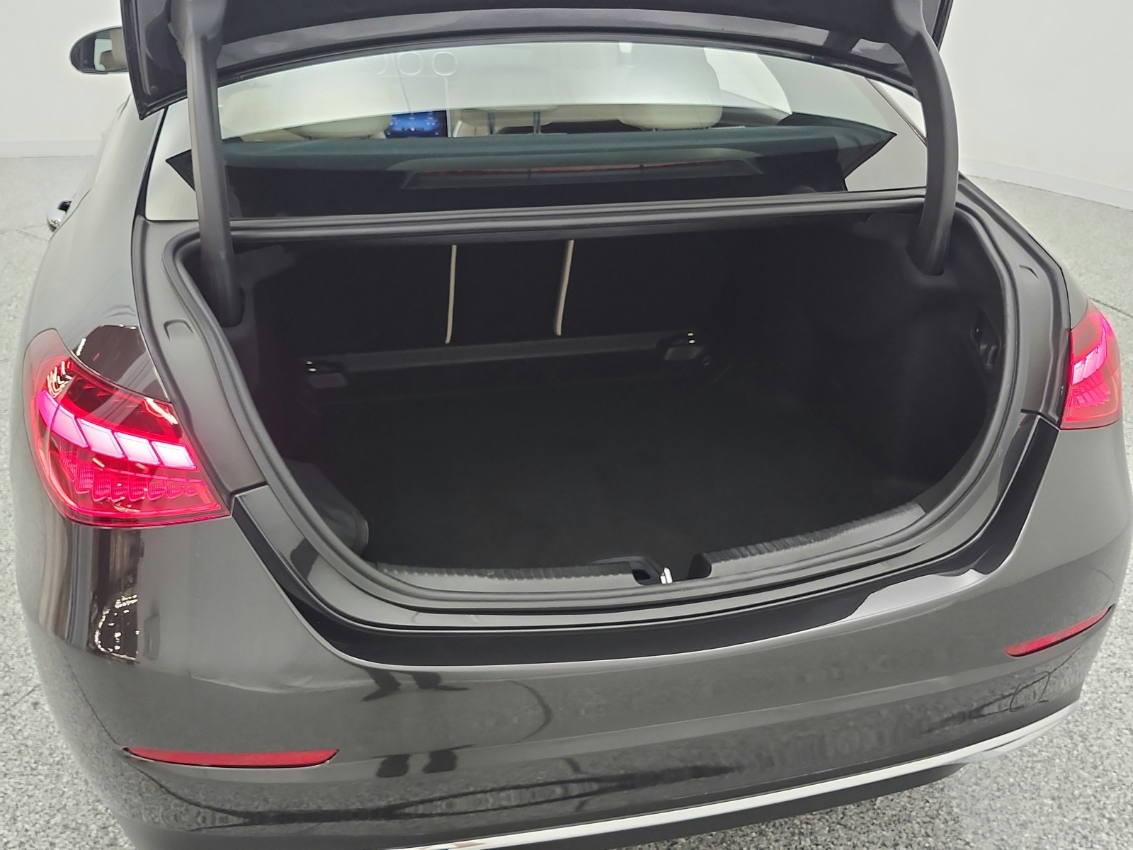 Used 2023 Graphite Grey Metallic Mercedes-Benz C 300 Sedan image 37