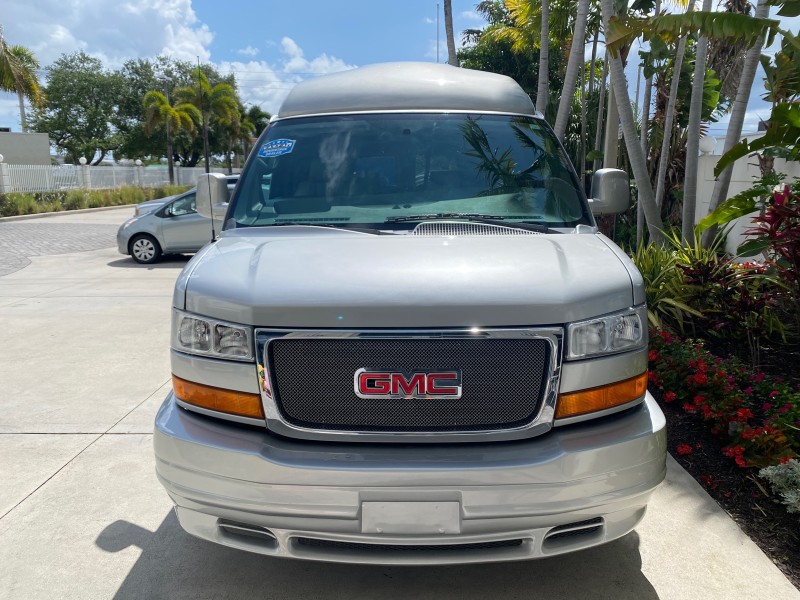 2013 GMC SAVANA HI TOP CONVERSION HANDICAP LIFT LOW MILES 24,857 in , 