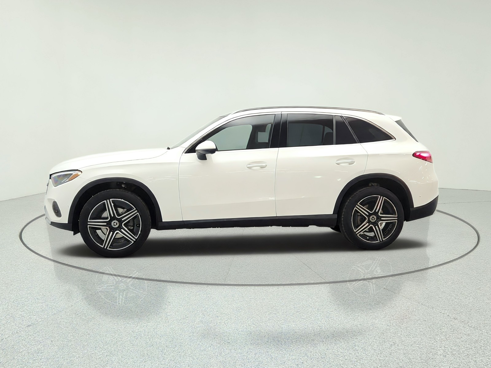 New 2027 Polar White Mercedes-Benz GLC 300 SUV image 8