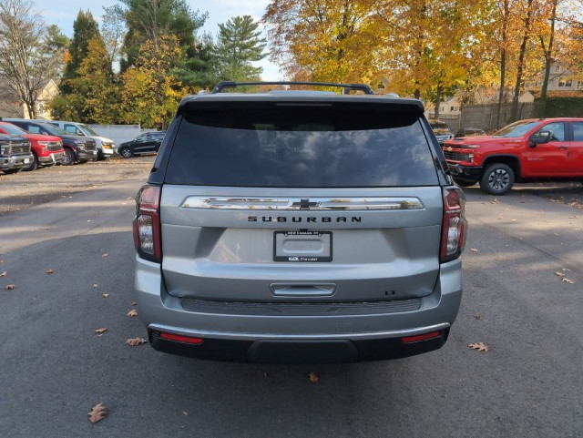 2024 Chevrolet Suburban LT 6