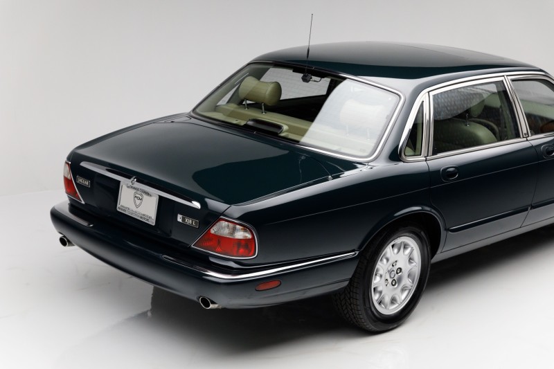 2000 Jaguar XJ8L L in , 