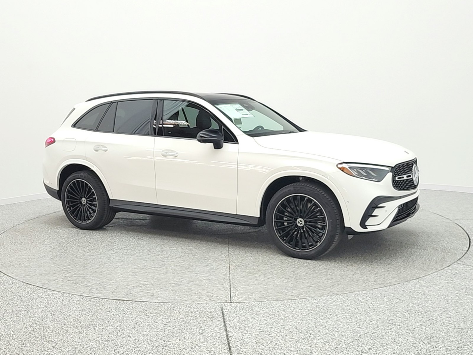 New 2026 Polar White Mercedes-Benz GLC 300 image 3