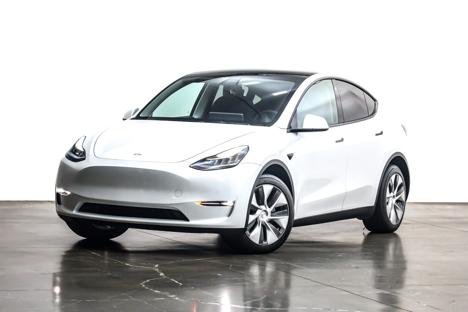 2022 Tesla Model Y Long Range's photo