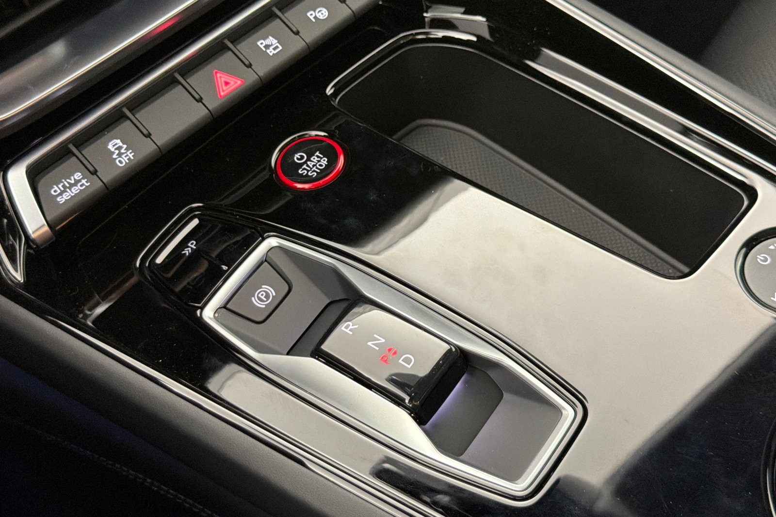 New 2026 Florett Silver Metallic Audi Premium Plus quattro image 20