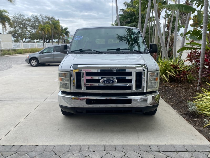 2008 Ford Econoline Wagon XLT 15 PASSENGERS E350 CLEAN in , 