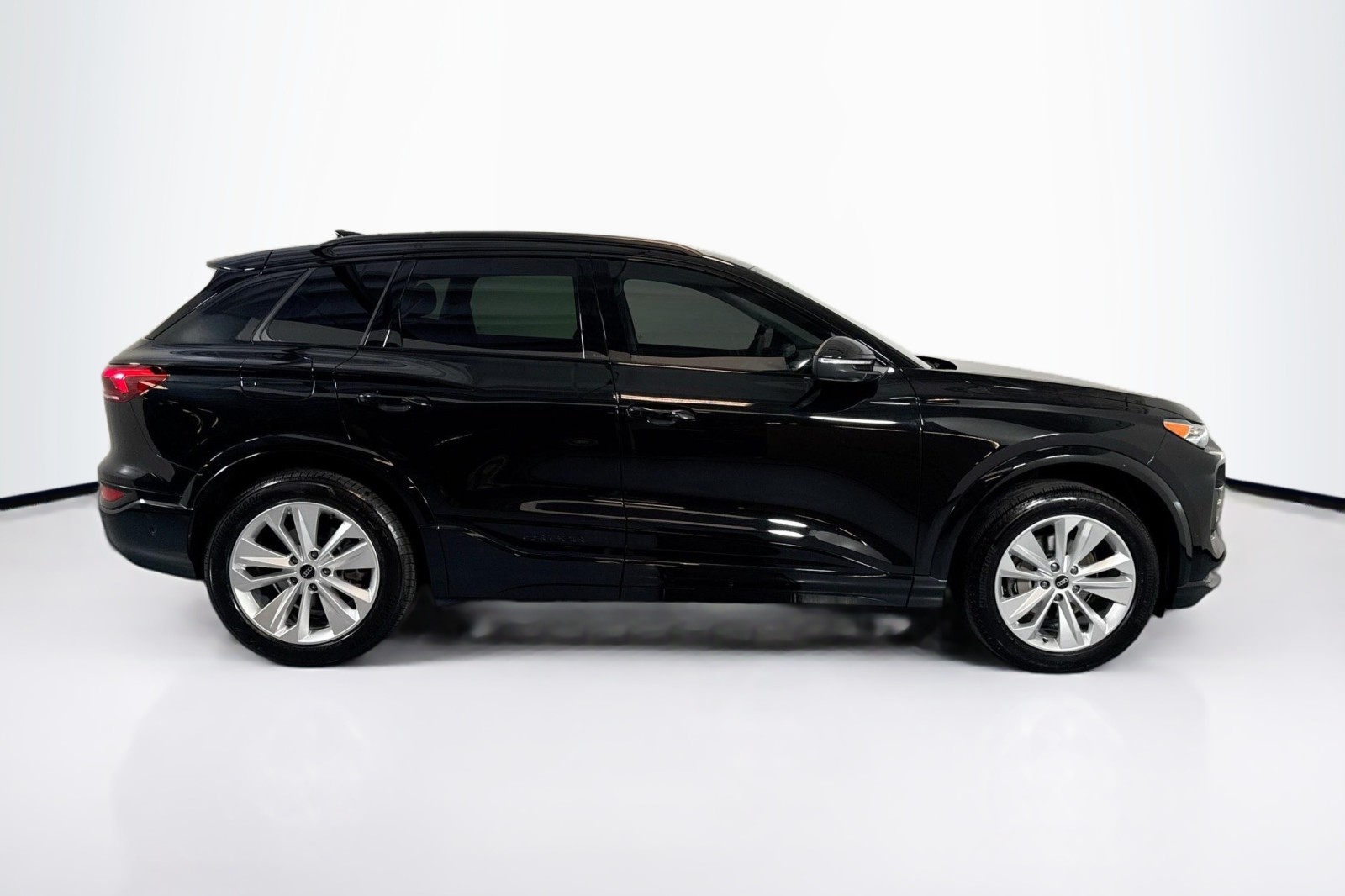 Used 2025 MYTHOS BLACK Audi Premium image 4