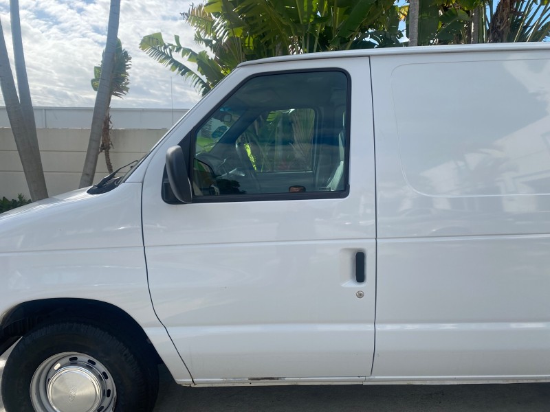 2000 Ford Econoline Cargo Van LOW MILES 68,046 in , 