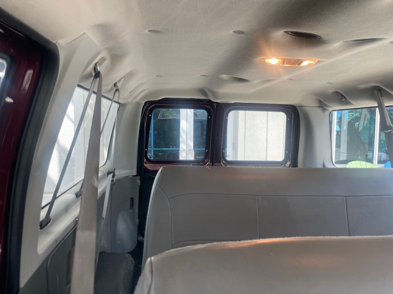 2006 Ford Econoline Wagon XLT 8 PASS LOW MILES 56328 in ,