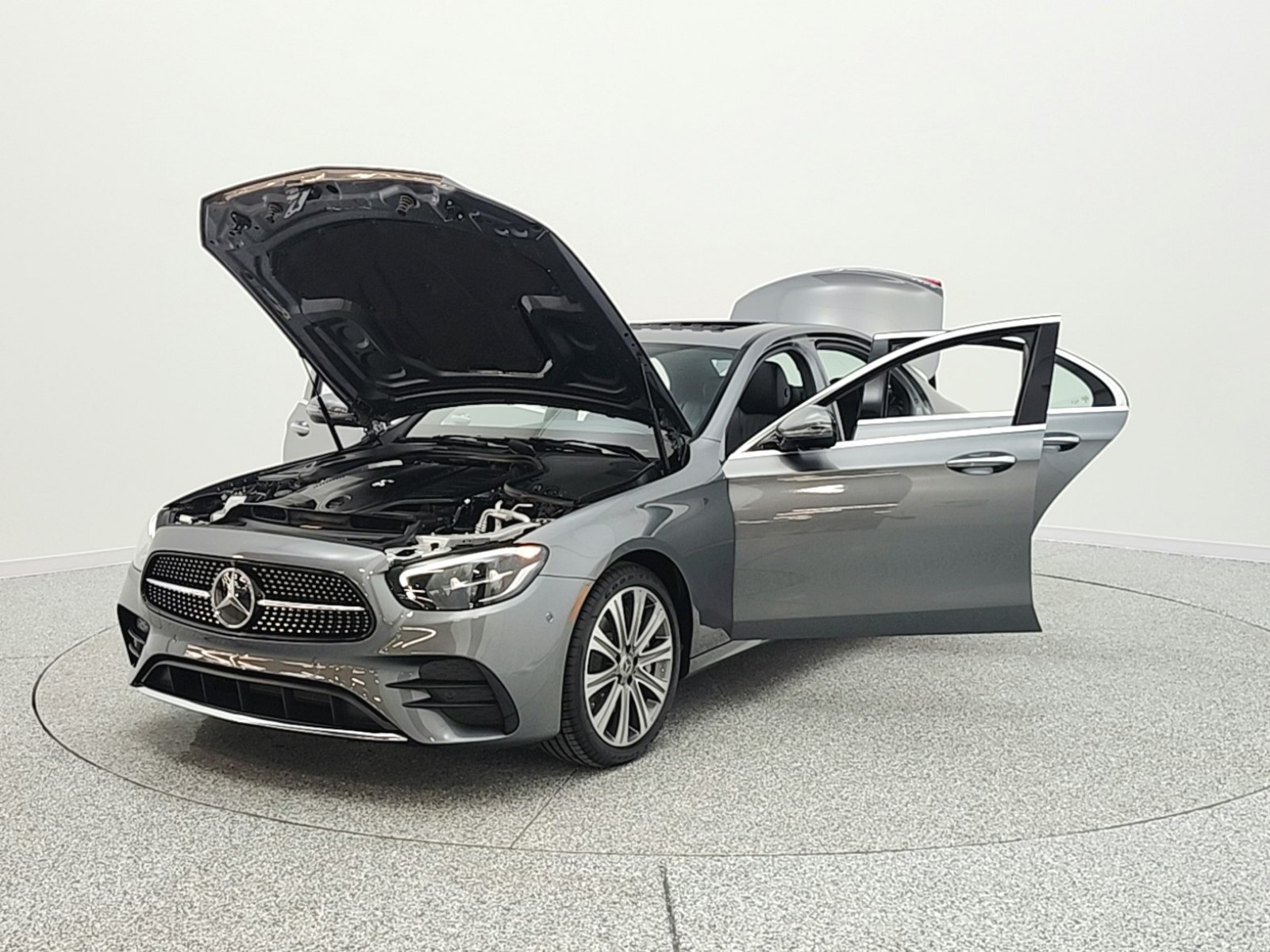 Used 2022 Selenite Grey Metallic Mercedes-Benz E 450 4MATIC® Sedan image 9