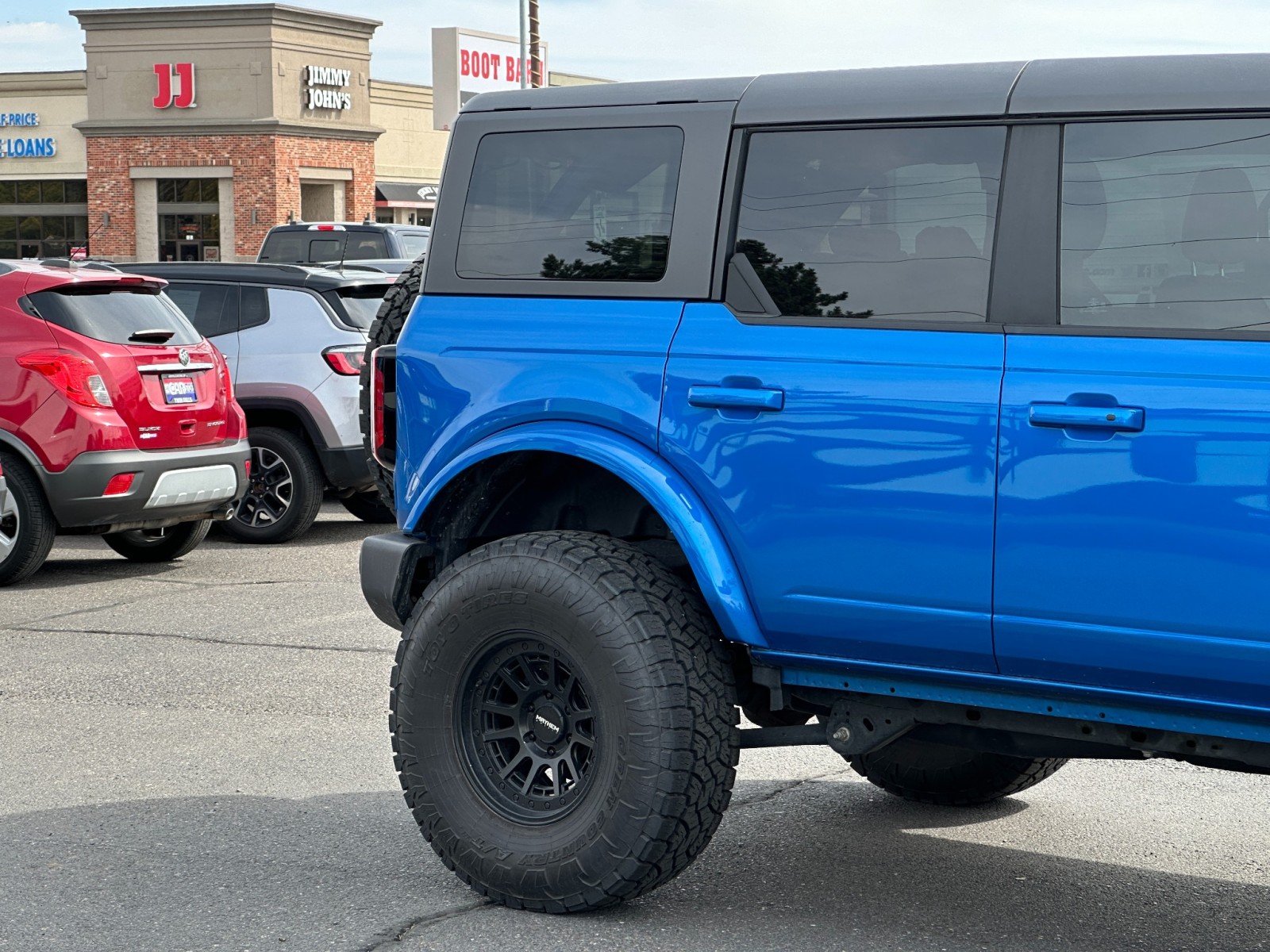 2022 Ford Bronco Black Diamond 6