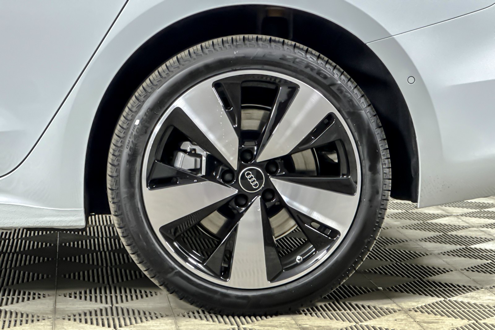 New 2025 Glacier White Metallic Audi Premium Plus 2.0 TFSI quattro image 22